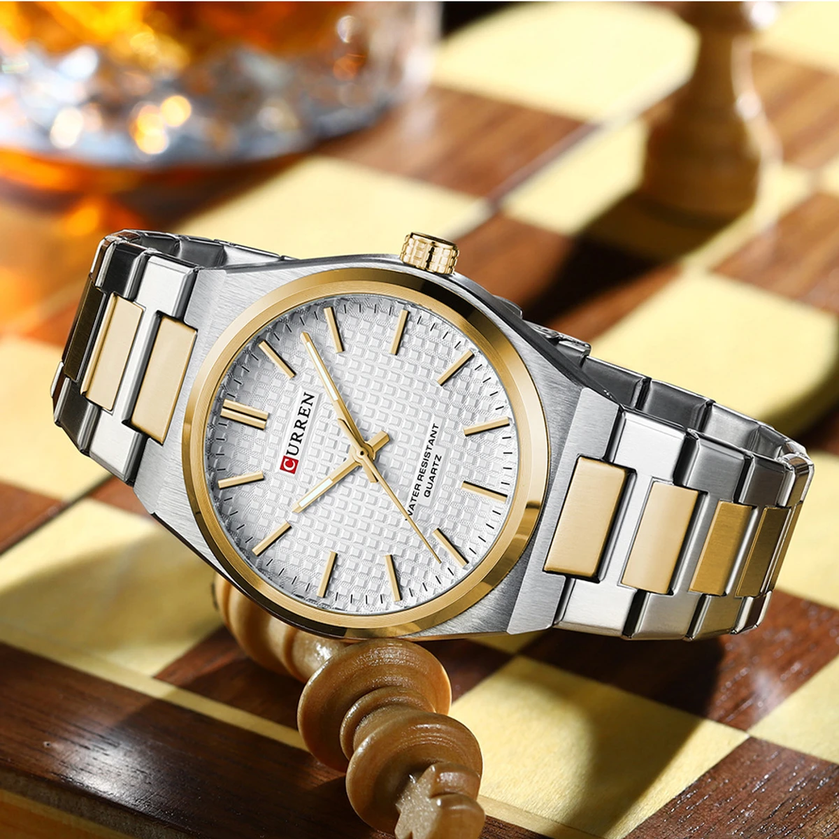 CURREN 8439 Stainless Steel Fashion Quartz Man Wristwatch